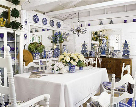 white-blue-dining-room