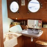 boathouse-bathroom