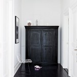 entrance-black-floor-cabinet